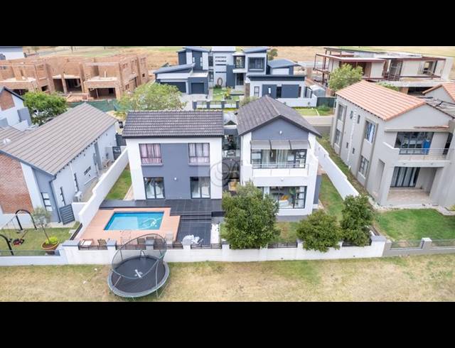 4 BEDROOM HOUSE FOR SALE IN COPPERLEAF ESTATE